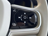 【ステアリングスイッチ】運転中、前方から目線をそらさずにオーディオ等の操作ができるよう、適切に配置されたスイッチ類。安心&快適なドライブを演出してくれる便利な機能です。