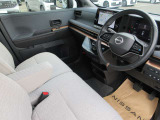 視界がよく運転性のよいフロントヒーターシート