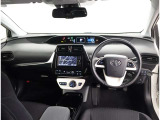 オシャレなインテリアで運転する気分も盛り上がりますよね^^
