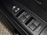 電動格納式ドアミラー・パワーウインドウを装備しています。