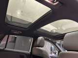 メルセデス・ベンツの定める厳しい基準をクリアしたお車のみをご案内させて頂きます。納車前整備はメーカー規定に基づき100項目以上にも及ぶ点検を熟練のメカニックによって行いご納車させて頂きます。