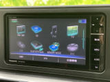 FM・AMをはじめ、SDやUSB、Bluetooth Audioなど複数の音源を画面から選択できます。使いたいメディアを一覧で確認しやすく、日々の移動に合わせた楽しみ方ができます。