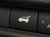 【パワーバックドア】スマートキーや運転席のボタンを押すだけでリアゲートが自動で開閉します!荷物を持っている時や、高い位置にあるバックドアを閉める際に便利な機能です♪