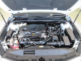 2500ccガソリンエンジン+モーターのハイブリッドです。