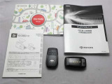 取説・メンテナンスノート・スマートキーの3点セットです。