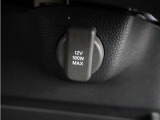 ◆12V電源ソケット◆スマートフォンの充電等にも便利な電源ソケット!使いやすい場所に装備されています。