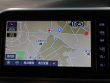 純正ナビを装備。タッチパネル式で使いやすく、お出かけもラクラクです。