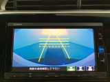 バックでの車庫入れも安心です!リアカメラが付いているバックモニター付のナビを装備しております。操作線もついており距離感も画面から確認できます。