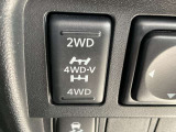 トルクベクトル機能付き4WDで、俊敏な操縦性を実現。コーナリング中は、コーナー外側のタイヤに駆動力を多めに配分することでアンダーステアを減少し、スムーズなコーナリングが可能。