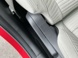 運転席用サイドエアバック装備