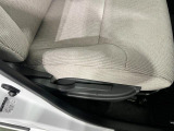 痛みの出やすい運転席シートの角、フロアマット、座面、ともに良好です
