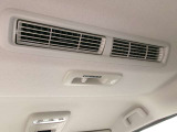 車内全体に快適な風を送り込みます☆プラズマクラスター付きで除菌消臭機能も付いてます