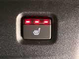 【前席+後席シートヒーター】寒い日に重宝するシートヒーターを後席にも装備!エアコンより早く温まってくれるので寒がりの人も安心ですね♪エアコンの温風は乾燥するから苦手、という方にもをおすすめです。