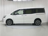 ヴォクシー 2.0 ZS 煌III 4WD 