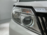 LEDヘッドライトは、点灯の瞬間から最大光量を発揮し、突然暗くなるトンネルなどでの安定感を高めます。