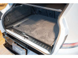 ゴルフバックも車載可能なトランクスペースを実現しております。お使いのゴルフバックがございましたら試し入れも可能です。