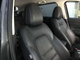 マツダ車のシートは人間工学に基づき設計されています。人の骨盤を支える様にシート内部の素材を研究し開発されていますのでロングドライブでも疲労を感じにくいのが特徴です☆