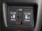 ◆両側電動スライドドア◆狭い駐車場でも乗り降りが楽々♪お子様が隣の車にドアを当ててしまう心配もございません!小さなお子様連れの方もこれで安心。