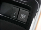 ◆12V電源ソケット◆スマートフォンの充電等にも便利な電源ソケット!使いやすい場所に装備されています。