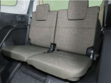 便利な5:5分割可倒式シートです。収納と乗車人数のバランスに優れています♪荷物の大きさに応じたラゲージスペースをフレキシブルに作り出せるので、シーンに応じた使い方ができます♪