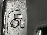 狭い所で便利な電動格納ドアミラー付きです。