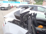 オープンカーならではの開放感をお楽しみ下さい。寒い冬でも厚着をしてでもオープンスタイルでドライブする事をオススメ致します!着座状態からスイッチひと押しで簡単に幌の開閉が可能になりました。