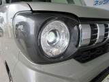 丸目でおしゃれな印象のLEDヘッドライト