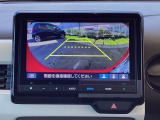バックモニター付きで、車庫入れやバック時の後方確認をしっかりサポート。モニターに映し出される映像で死角も確認しやすく、狭い場所での駐車や後退時の操作をより安心して行えます。