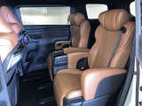 ゆとりある広々とした車内空間は、ドライブを始め買い物やレジャーなど、幅広く活躍します。一人でもみんなとでもお出かけを楽しみましょう!