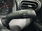 【オートライト】車外の明るさに応じて自動的にライトの点灯・消灯をしてくれます
