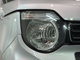 LEDヘッドライトは、点灯の瞬間から最大光量を発揮し、突然暗くなるトンネルなどでの安定感を高めます。