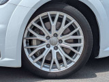 【Sラインパッケージ メーカーOP￥360,000-  18インチ10Vスポークデザイン パートリーポリッシュトホイール】迫力のあるアルミホイールを装備!