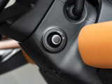 【インテリアガード】こちらを施工いただきますと、レザーのコンディションを保ち、色移りやシミなどをつきにくく大変人気なオプションとなります。