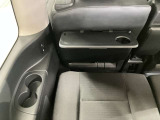 3列目シートにもパーソナルテーブルやボトルホルダーがあるので、どのシートでも快適に過ごせます!
