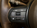 【ステアリングリモコン】ステアリングにオーディオ調節可能なスイッチが装備されていますので運転中でも視線をそらさずにオーディオの調節が可能です!