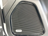 ●Alpine:人気のサウンドシステムです。通常のスピーカーと比較しても音の広がりが感じられます。是非ご来店の上ご体感ください。