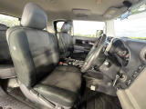 運転席シート廻りは使用感も少なく、良好な状態となっています。前オーナー様が丁寧に使っていたことがよくわかりますね。