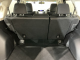 ラゲッジスペースも十分なスペースをしっかり確保しているので、長い旅行やキャンプでも荷物は十分に入ります。