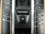 ヘッドライトコーティング 専用コーティング剤で・・・!ピカピカに♪