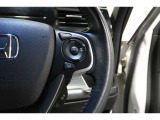 Hondaセンシングの機能のひとつ、アダプティブクルーズコントロール付!アクセルから足を離しても設定したスピードと前車との車間を保ち走行してくれます!車線維持もアシスト☆高速道路で疲労軽減ですね☆