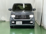 LEDヘッドライトを装備しています。LEDヘッドライトはとても明るく、雨の日や夜間走行も安全・安心です。オートライトコントロール付きで周囲の明るさに応じて自動で点灯・消灯します