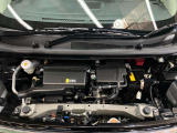 エンジンルームもクリーニング済みできれいですよ。日産の整備士がしっかりと丁寧に点検していますので安心してお乗りいただけます