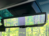 【デジタルインナーミラー】後席の大きな荷物や同乗者で後方が確認しづらい時でも安心!カメラが撮影した車両後方の映像をルームミラー内に表示。クリアな視界で状況の確認が可能です!