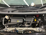 エンジンルームもクリーニング済みできれいですよ。日産の整備士がしっかりと丁寧に点検していますので安心してお乗りいただけます