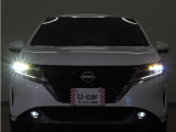LEDヘッドライト(オートハイビーム機能付)が搭載されており、遠くまで明るく均一に照らし、高速道路等での安心感が向上しております。