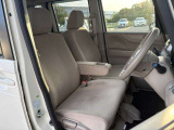 ☆運転席は広々しているので運転しやすい空間になっています☆