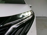 より明るく省電力 点灯忘れも防止できるオートライトコントロール機構付LEDヘッドライト装備。