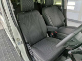 運転者にとっては日々使用することとなる運転席です。運転席が快適だと運転に集中することができますね。