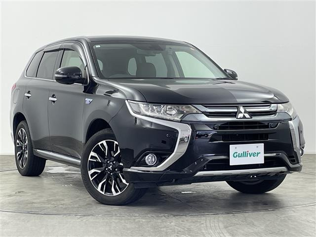 アウトランダーPHEV 2.4 G プレミアムパッケージ 4WD 4WD 本革シート