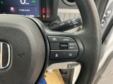 ステアリングホイールの右側がクルーズコントロールスイッチです。アクセルペダルを踏まずに一定走行が出来るので、高速道路での走行がグッと快適になります。